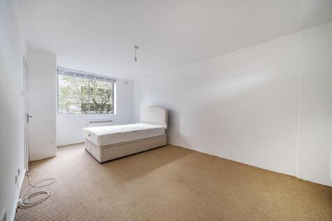 Reception/Bedroom