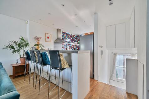 Eat-in Kitchen