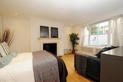 Studio Room (shot 3)