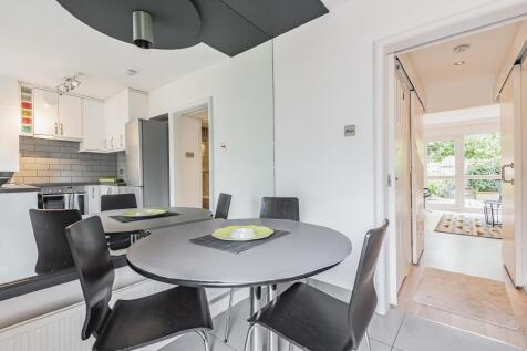 Eat-in Kitchen