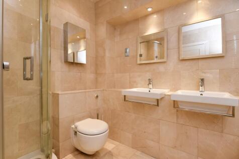 Bathroom (with shower cubicle)