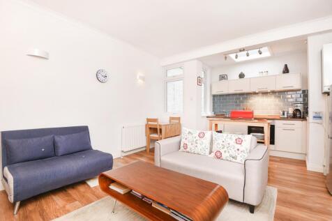 Reception Room (shot 3)