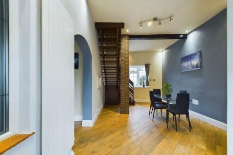 CAM02964G0-PR0298-STILL005.jpg