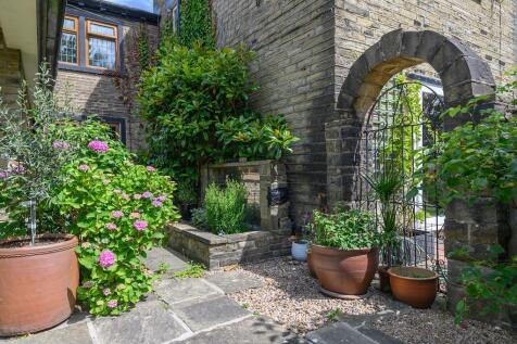 garden shot bramley lane.jpg
