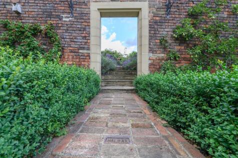 Holme Grange external 21.jpg