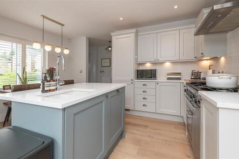34 - 6 North Light Place BD22 8FD.jpg