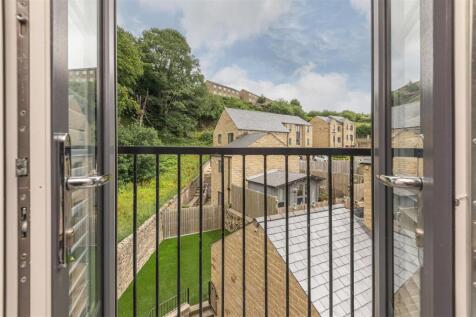 75 - 6 North Light Place BD22 8FD.jpg