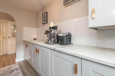 38 - 9 Hazel Fold BD13 2FE.jpg