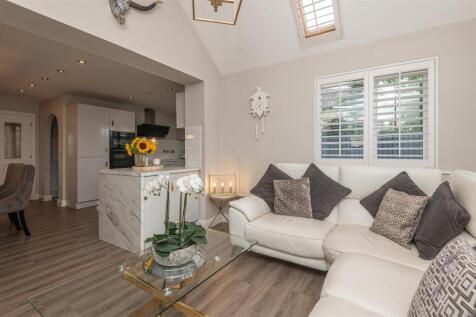 47 - 9 Hazel Fold BD13 2FE.jpg