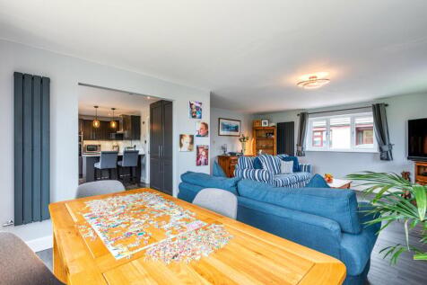 Lounge / Dining Room