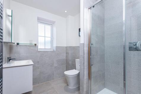 En-suite to Bedroom 1