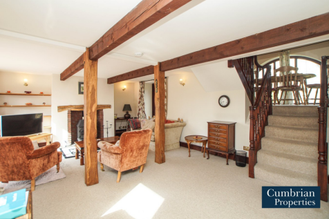 Dining Lounge/Split Landing/Dining Area