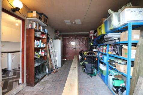 Garage/Workshop