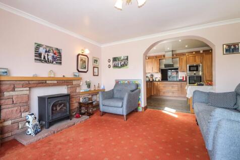 Sitting Room to Kitchen