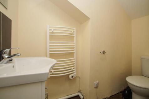 E-suite to Bedroom 4 