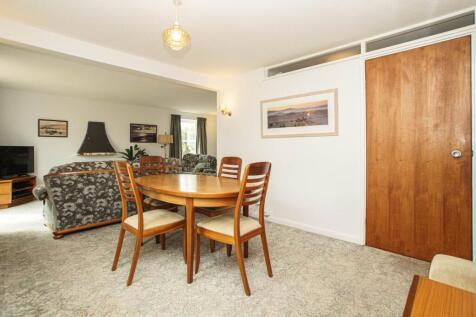 Dining Lounge