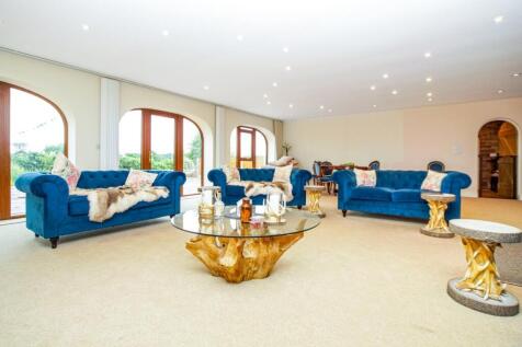Dining Lounge