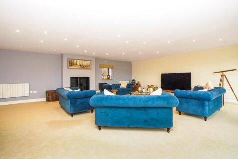 Dining Lounge