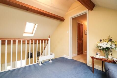 Mezzanine Landing