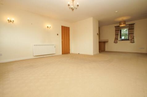 Open plan dining lounge/kitchen