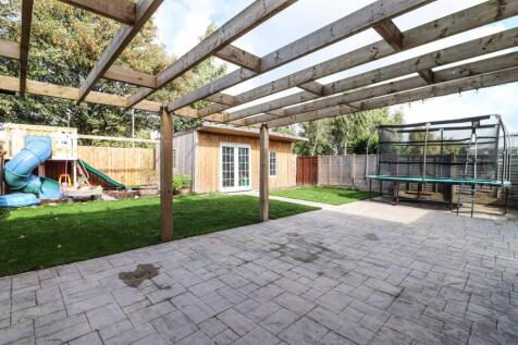 Rear Garden &amp; Summer House