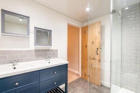 Master En-Suite Shower Room