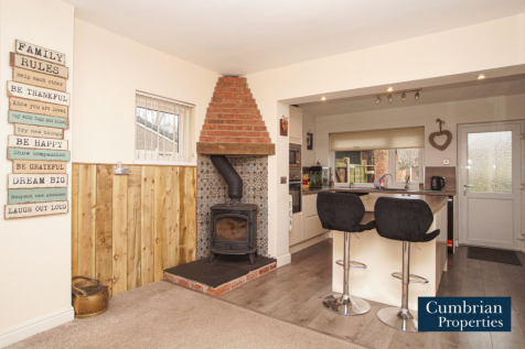 Lounge/Dining Kitchen