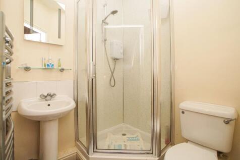 En-Suite Shower Room 4
