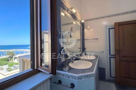Interno