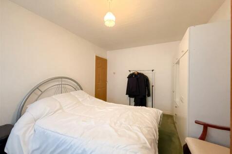 Bedroom 1.2.jpg