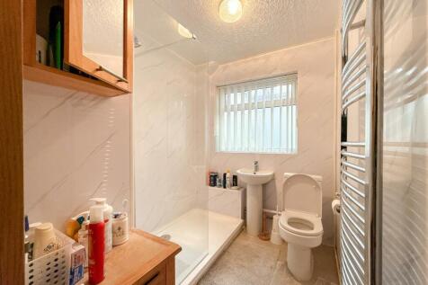 Shower Room .jpg