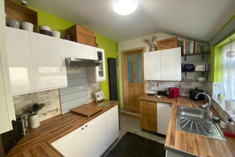 Kitchen: