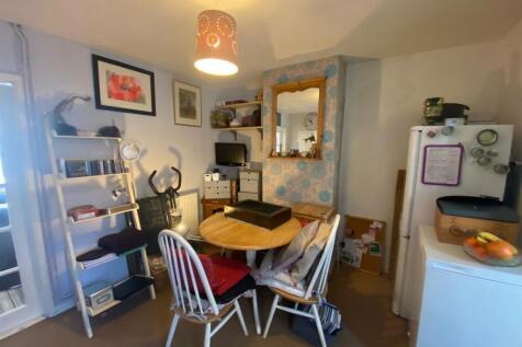 Dining Room: