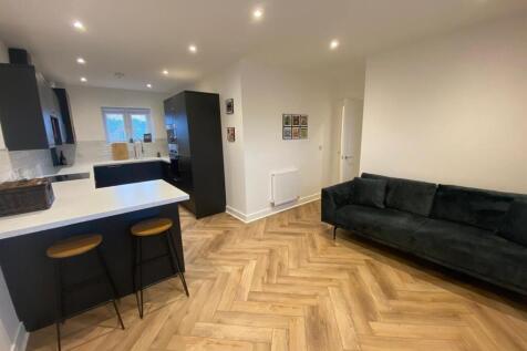 Kitchen/Living Room: