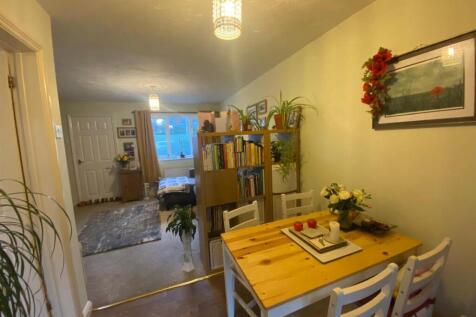 Living Room: