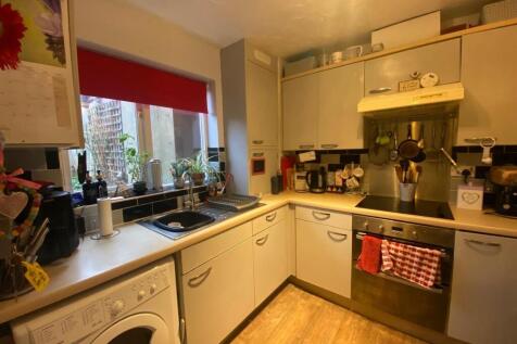 Kitchen: