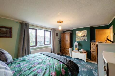 Bedroom One .1.jpg