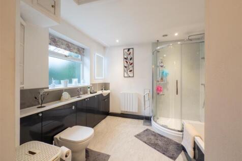 Annexe Bathroom.jpg
