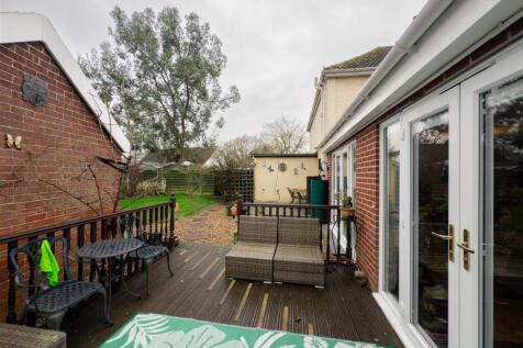 Patio 1.jpg