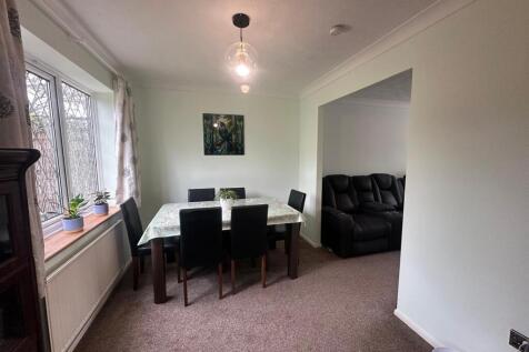 Dining Room:
