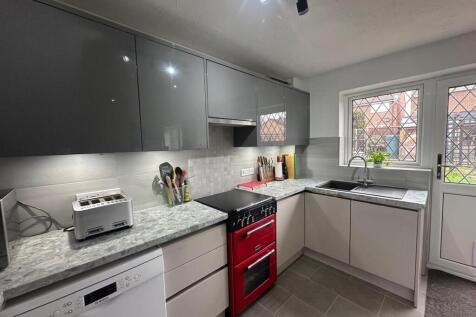 Kitchen: