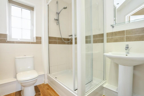 6 Bathroom.PNG