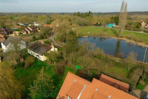 20250307110619 - DJI_0264 - 124 The Green, Wickham