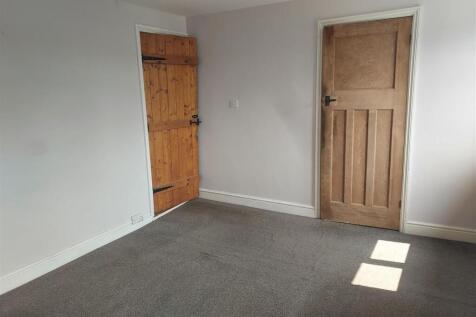 Bedroom 1.jpg