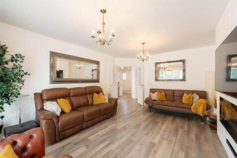 Living Room 1.jpg