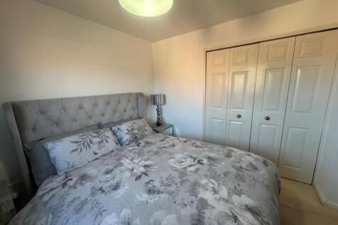 Master Bedroom 1.jpg