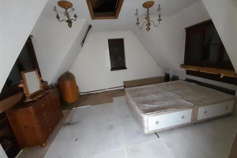 Bedroom One.jpg