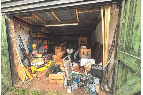 garage 2 .jpg