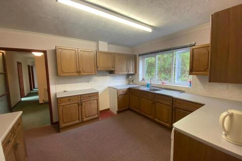 Kitchen: