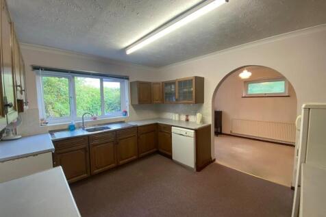Kitchen: